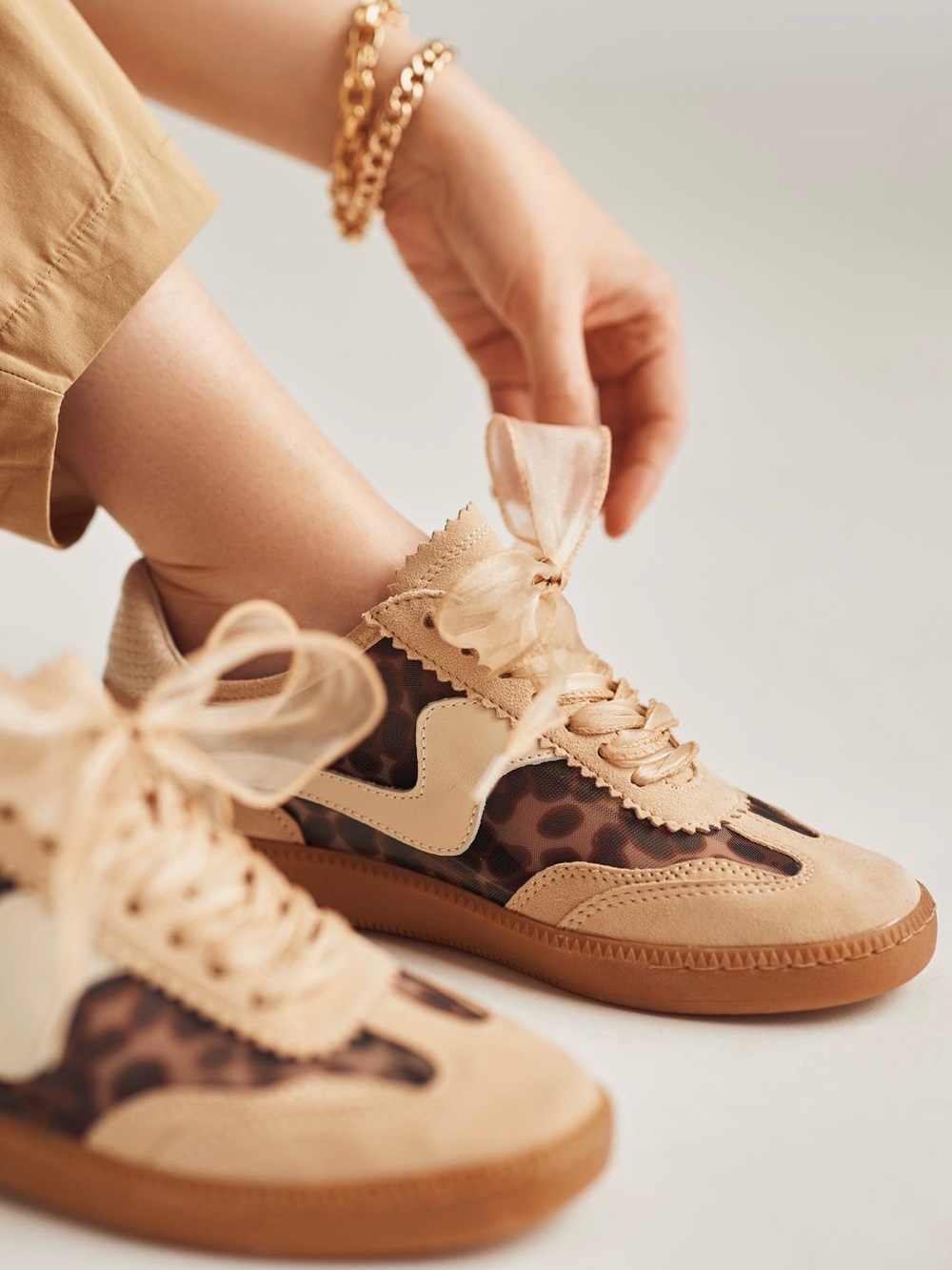 Dolce Vita Notice Sneakers In Brown Pattern - Picture 3 of 15